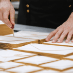 découvrez comment créer des enveloppes sur mesure pour personnaliser vos correspondances et donner une touche unique à vos envois. astuces, idées et conseils pratiques pour fabriquer des enveloppes adaptées à toutes vos occasions.