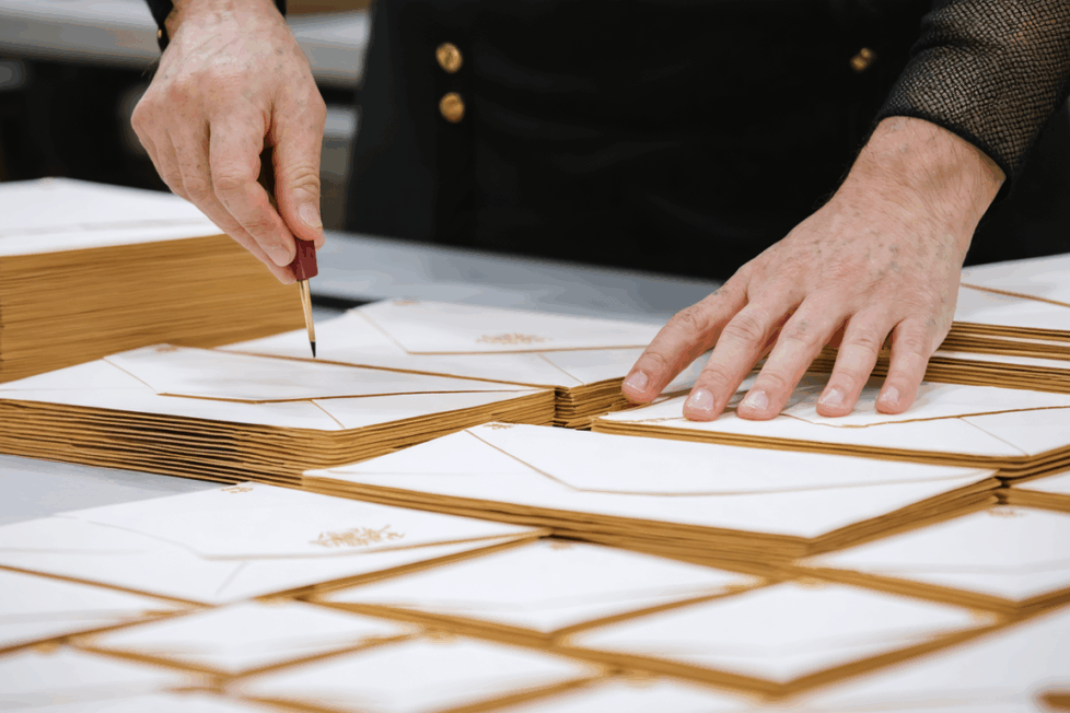 découvrez comment créer des enveloppes sur mesure pour personnaliser vos correspondances et donner une touche unique à vos envois. astuces, idées et conseils pratiques pour fabriquer des enveloppes adaptées à toutes vos occasions.