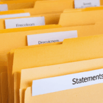 découvrez combien de temps vous devez conserver vos relevés bancaires, ainsi que les délais légaux et conseils pratiques pour bien gérer l’archivage de vos documents financiers.