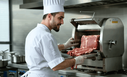 découvrez pourquoi la dénerveuse à viande est un outil incontournable pour les chefs et restaurateurs : gain de temps, qualité de découpe et optimisation du rendement en cuisine professionnelle.