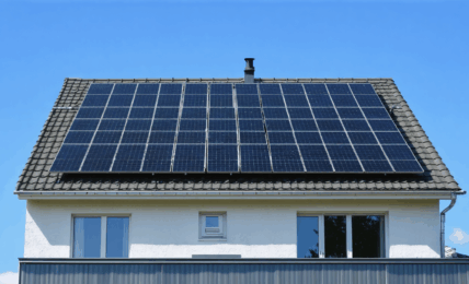découvrez le rendement financier d'une installation solaire de 100 m² : investissement initial, économies réalisées, rentabilité sur la durée et conseils pour maximiser vos gains avec des panneaux photovoltaïques.