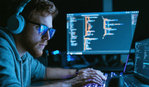découvrez comment devenir développeur web full stack avec studi grâce à un parcours de formation complet et professionnalisant. acquérez les compétences indispensables pour maîtriser le développement front-end et back-end, et ouvrez-vous les portes d'une carrière recherchée dans le secteur du numérique.