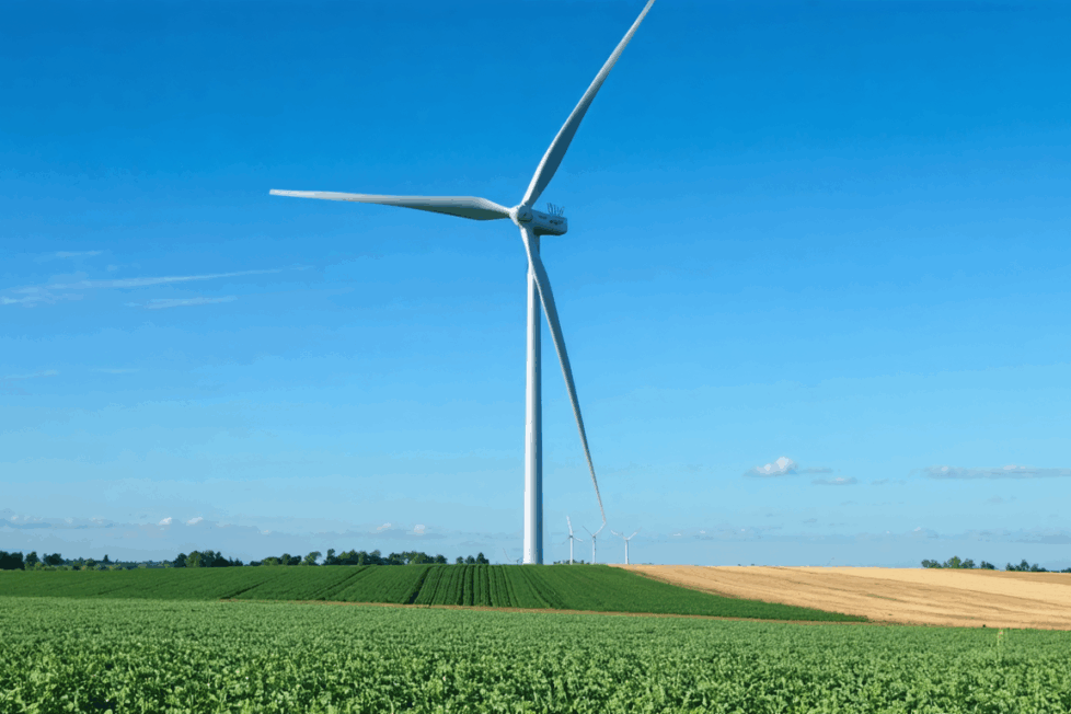 découvrez comment l'installation d'une éolienne représente un levier financier pour les agriculteurs, en générant des profits durables tout en contribuant à la transition énergétique.