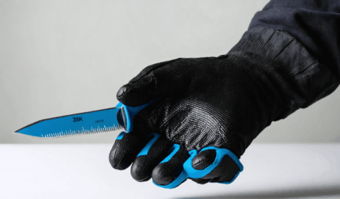 découvrez ce guide complet sur les gants anti-coupure et apprenez comment choisir les meilleurs modèles pour assurer une protection maximale dans l'industrie. conseils, normes et astuces pour travailler en toute sécurité.