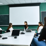 découvrez les étapes essentielles pour devenir détective privé en france avec notre guide complet, incluant des conseils pratiques pour réussir dans ce métier passionnant.