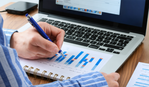 découvrez comment estimer le budget nécessaire pour la sous-traitance en auto-entrepreneuriat et optimiser la gestion de votre activité indépendante.
